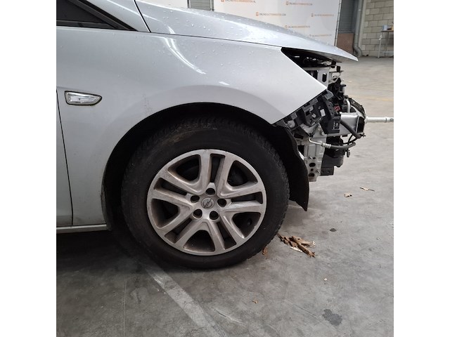 Personenauto, opel, astra - afbeelding 9 van  49