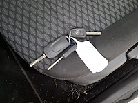 Personenauto, opel, astra - afbeelding 16 van  49