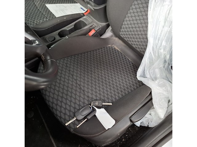 Personenauto, opel, astra - afbeelding 17 van  49