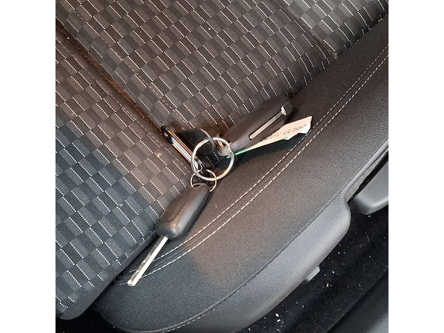 Personenauto, opel, astra - afbeelding 17 van  57