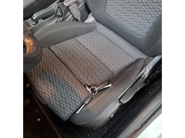 Personenauto, opel, astra - afbeelding 18 van  57