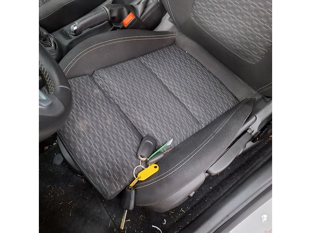 Personenauto, opel, astra - afbeelding 16 van  52