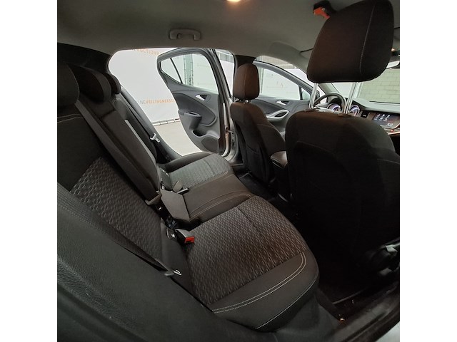 Personenauto, opel, astra - afbeelding 27 van  51