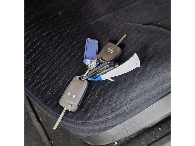 Personenauto, opel, astra - afbeelding 18 van  57