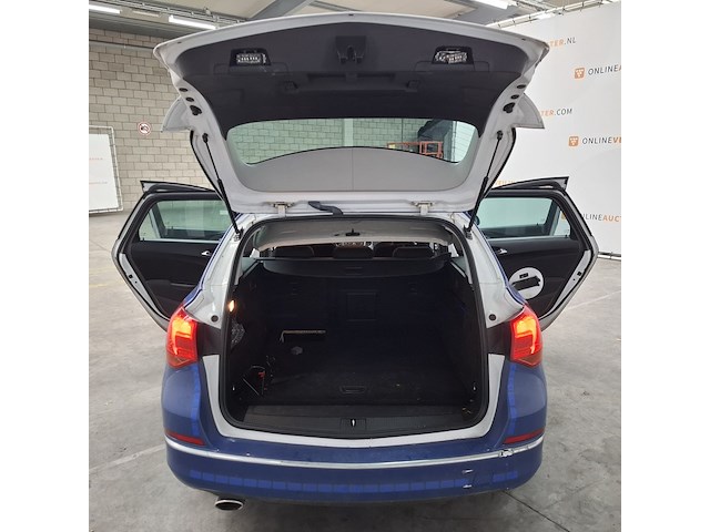 Personenauto, opel, astra - afbeelding 30 van  57