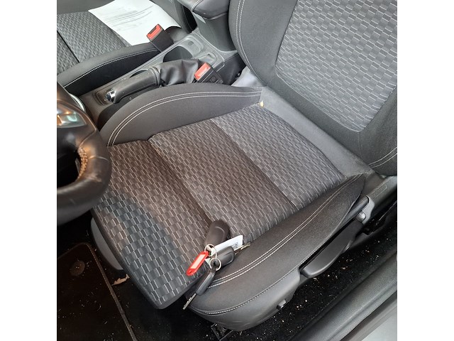 Personenauto, opel, astra - afbeelding 17 van  57