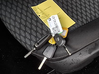 Personenauto, opel, astra - afbeelding 14 van  49