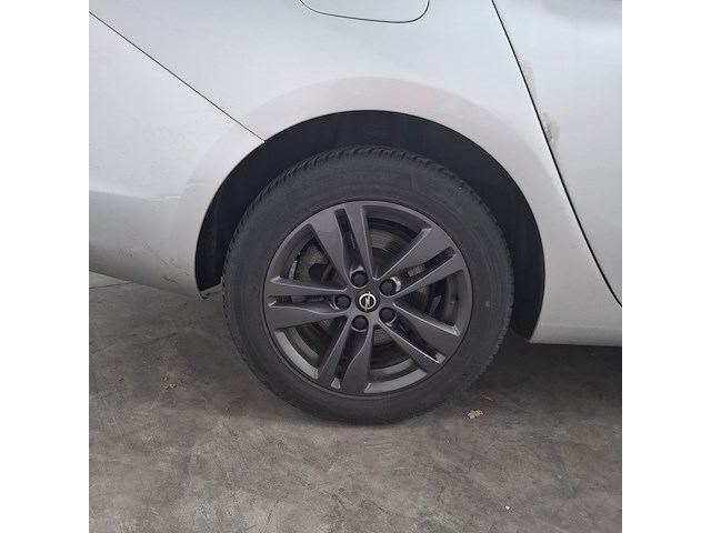 Personenauto, opel, astra - afbeelding 17 van  27