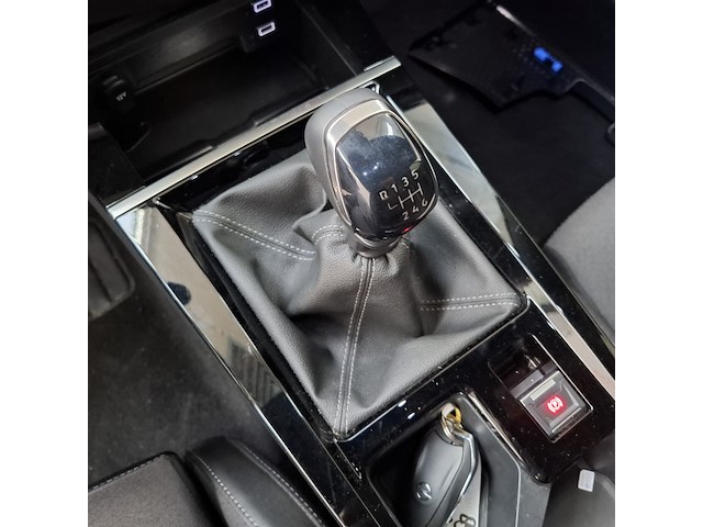 Personenauto, opel, astra - afbeelding 25 van  56
