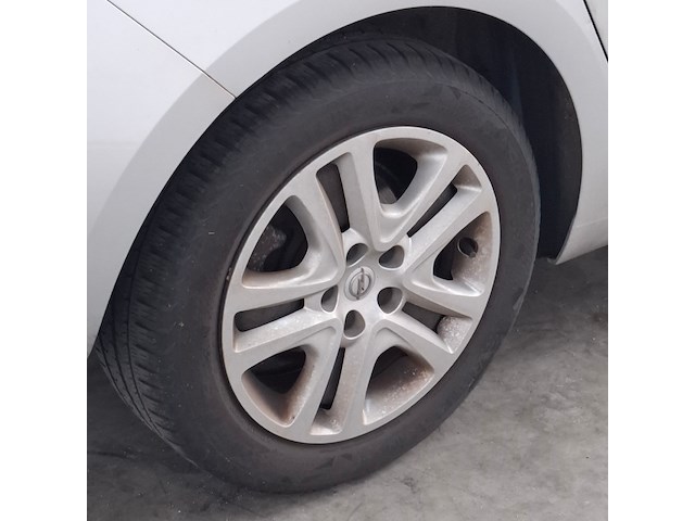 Personenauto, opel, astra - afbeelding 31 van  32