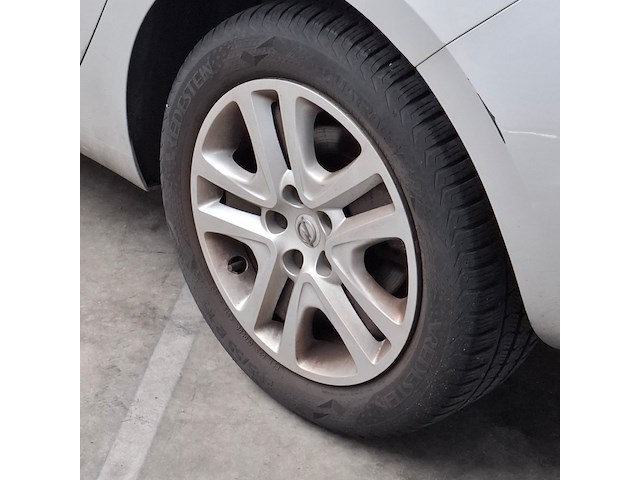 Personenauto, opel, astra - afbeelding 32 van  32