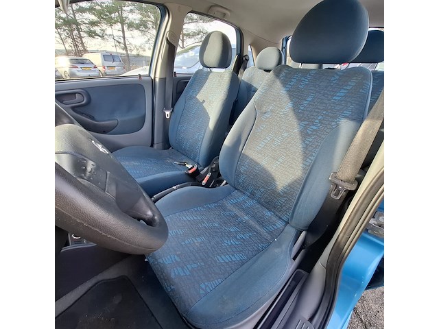 Personenauto, opel, corsa, 1.2-16v comfort, 2001 - afbeelding 8 van  11