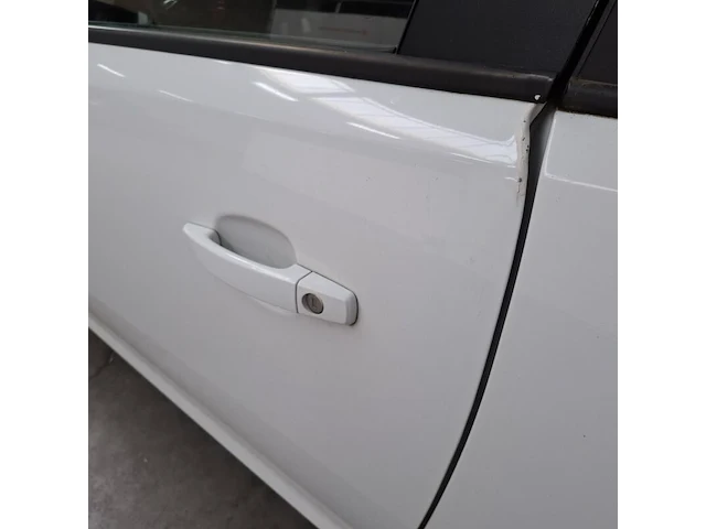 Personenauto, opel, corsa, 1.3 cdti ecoflex s/s cosmo, 2011 - afbeelding 36 van  79