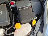 Personenauto, opel, corsa, 1.3 cdti ecoflex s/s cosmo, 2011 - afbeelding 16 van  18