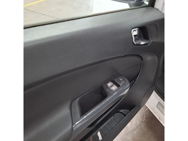 Personenauto, opel, corsa, 1.3 cdti ecoflex s/s cosmo, 2011 - afbeelding 38 van  79