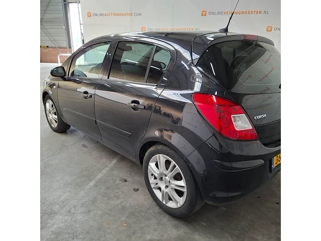 Personenauto, opel, corsa, 1.4-16v cosmo, 2007 - afbeelding 2 van  75