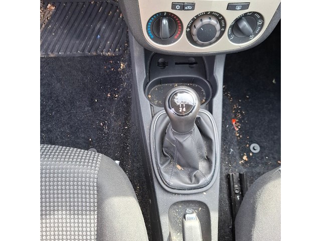 Personenauto, opel, corsa, 1.4-16v edition, 2009 - afbeelding 16 van  19