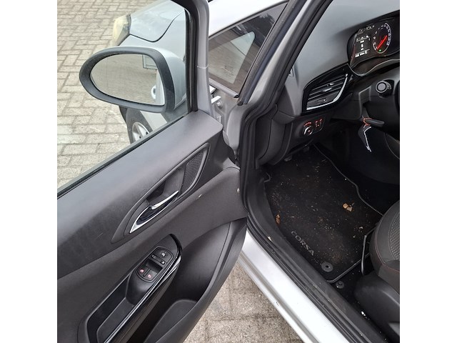 Personenauto, opel, corsa - afbeelding 16 van  47