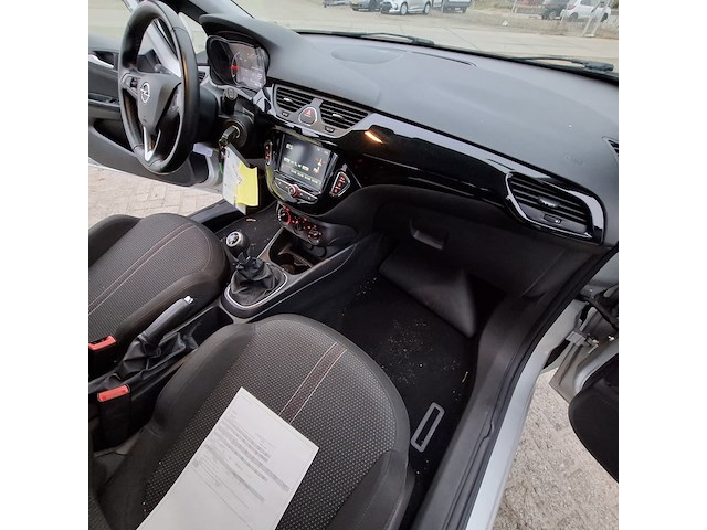 Personenauto, opel, corsa - afbeelding 35 van  47