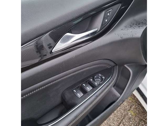 Personenauto opel, insignia gsi - afbeelding 20 van  56