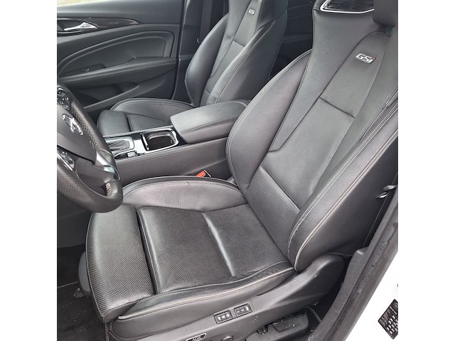 Personenauto opel, insignia gsi - afbeelding 21 van  56