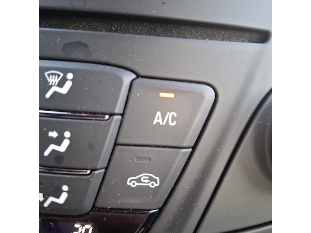 Personenauto, opel, insignia - afbeelding 20 van  48