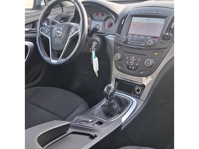 Personenauto, opel, insignia - afbeelding 28 van  48