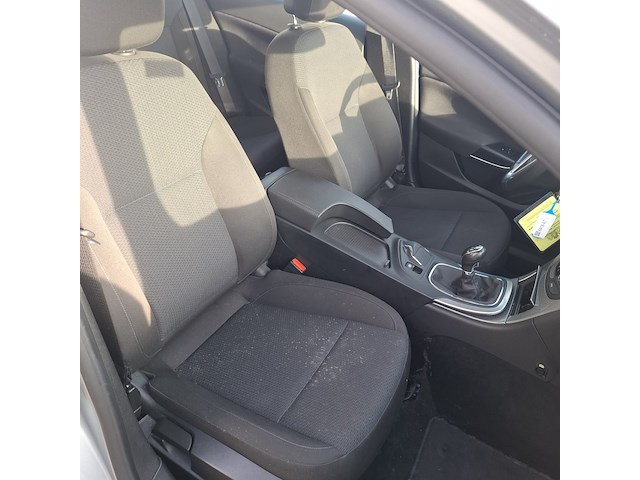 Personenauto, opel, insignia - afbeelding 30 van  48