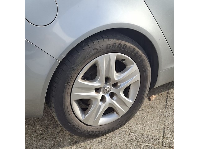 Personenauto, opel, insignia - afbeelding 3 van  48