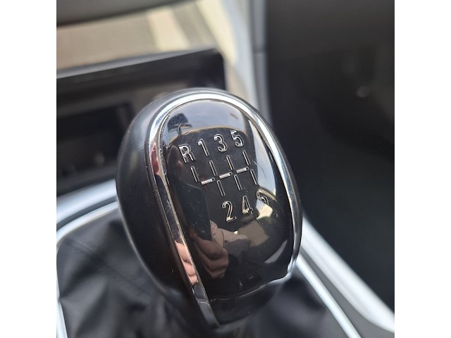 Personenauto, opel, insignia - afbeelding 21 van  48