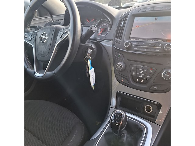 Personenauto, opel, insignia - afbeelding 31 van  48