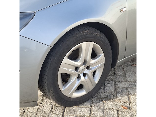 Personenauto, opel, insignia - afbeelding 48 van  48