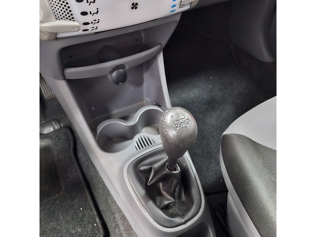 Personenauto, peugeot, 107, 1.0-12v xr, 2010 - afbeelding 21 van  45