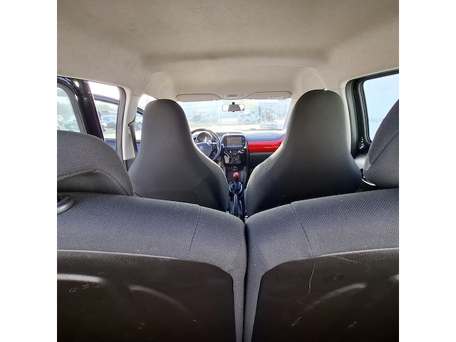 Personenauto peugeot, 108 1.0, bouwjaar 2015 - afbeelding 35 van  50