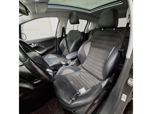 Personenauto, peugeot, 2008, 1.2 puretech féline, 2016 - afbeelding 14 van  51