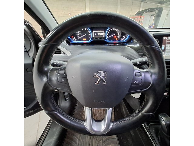 Personenauto, peugeot, 2008, 1.2 puretech féline, 2016 - afbeelding 15 van  51
