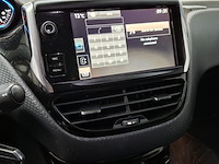 Personenauto, peugeot, 2008, 1.2 puretech féline, 2016 - afbeelding 18 van  51