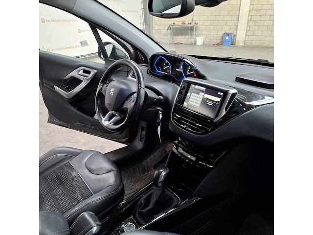 Personenauto, peugeot, 2008, 1.2 puretech féline, 2016 - afbeelding 28 van  51
