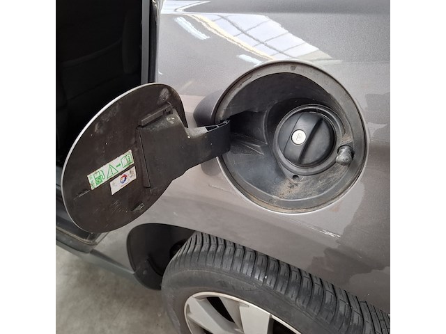 Personenauto, peugeot, 2008, 1.2 puretech féline, 2016 - afbeelding 31 van  51