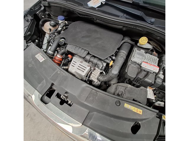 Personenauto, peugeot, 2008, 1.2 puretech féline, 2016 - afbeelding 36 van  51