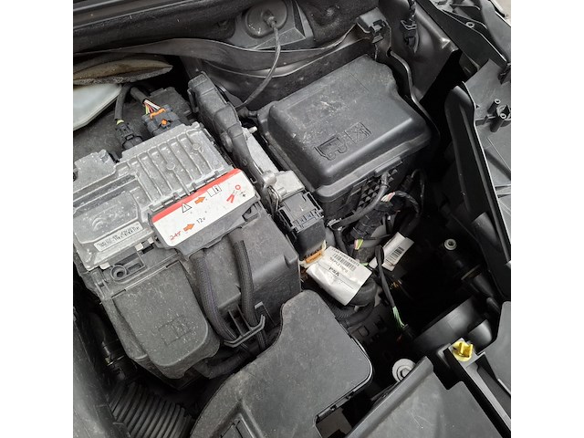 Personenauto, peugeot, 2008, 1.2 puretech féline, 2016 - afbeelding 37 van  51