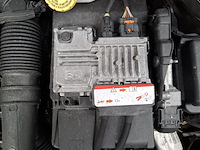 Personenauto, peugeot, 2008, 1.2 puretech féline, 2016 - afbeelding 38 van  51