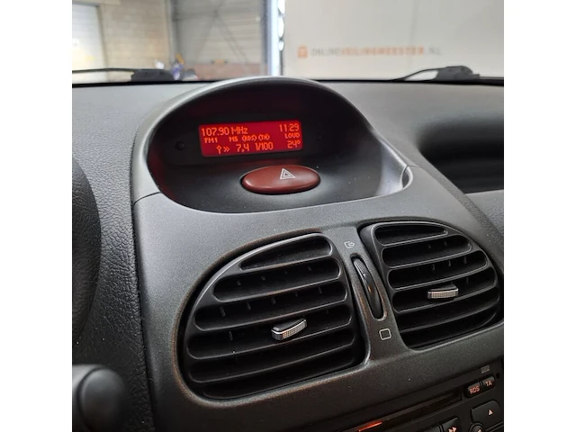 Personenauto, peugeot, 206 cc, 1.6-16v, 2003 - afbeelding 38 van  71