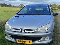 Personenauto , peugeot, 206, grijs, 9-2004 - afbeelding 7 van  12