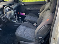 Personenauto , peugeot, 206, grijs, 9-2004 - afbeelding 12 van  12