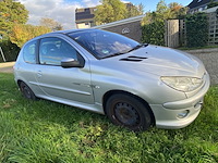 Personenauto peugeot, 206, grijs, bouwjaar 9-2004 - afbeelding 10 van  12