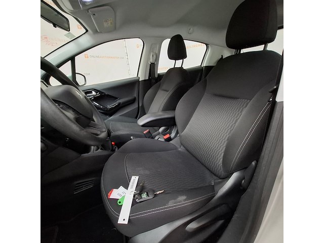 Personenauto, peugeot, 208 1.6, 2017 - afbeelding 32 van  72