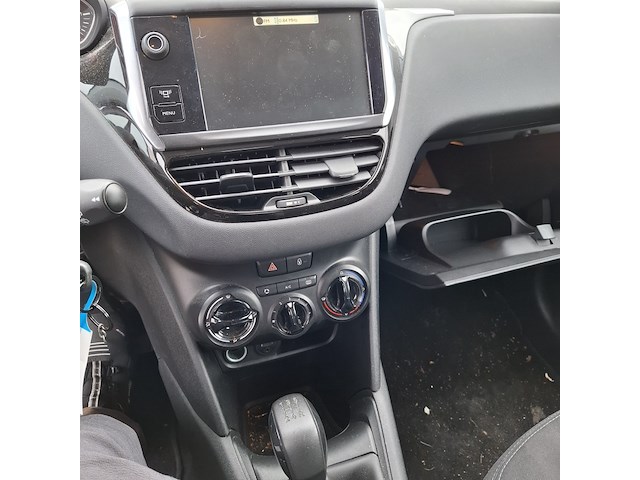 Personenauto peugeot, 208 , zwart, bouwjaar 2014 - afbeelding 11 van  47