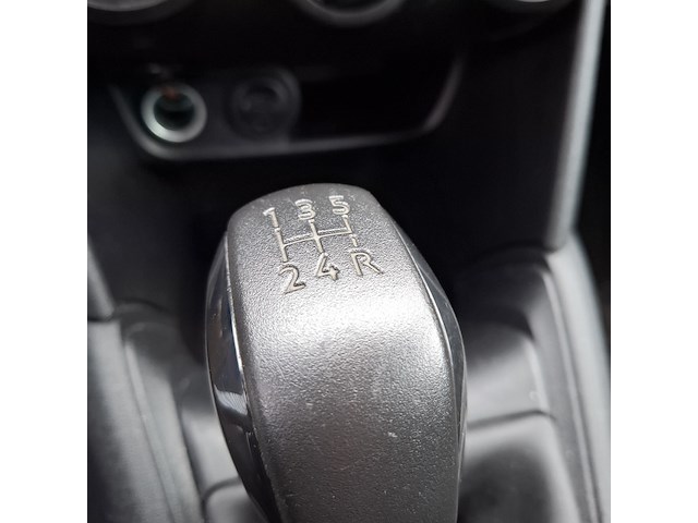 Personenauto peugeot, 208 , zwart, bouwjaar 2014 - afbeelding 13 van  47