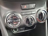 Personenauto peugeot, 208 , zwart, bouwjaar 2014 - afbeelding 14 van  47